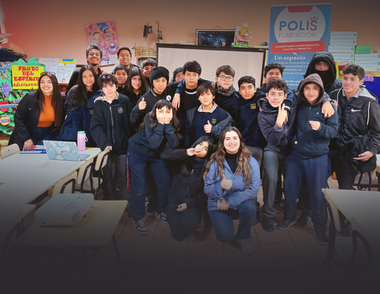 Estudiantes de Pudahuel aprenden sobre democracia y formación de la ley junto a Fundación Polis